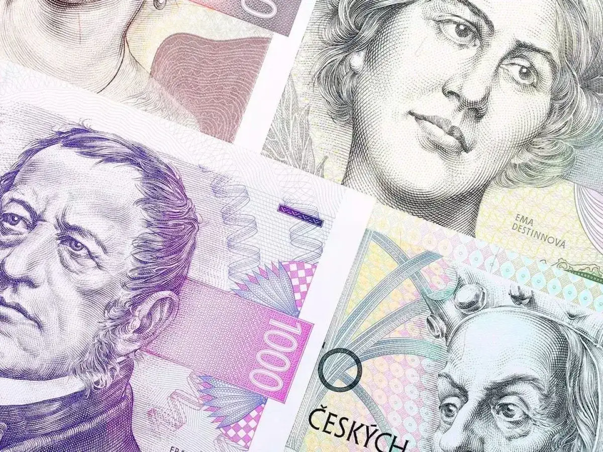 Portrety na banknotach pokazują, jaka waluta jest w Czechach. Widoczne są nominały 1000 i napisy 